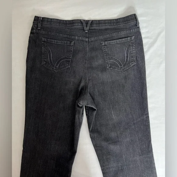 Gloria Vanderbilt Straight Leg Jeans Women's 18 Average Black 5-Pocket High Rise - Picture 6 of 10